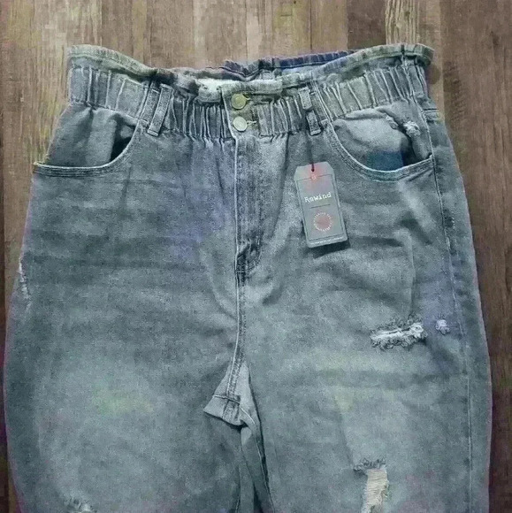 Rewind Juniors Lightwash Straight Leg Jeans - Picture 3 of 4